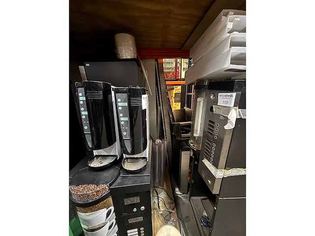 Koffie automaat - verkoopautomaat - afbeelding 2 van  3