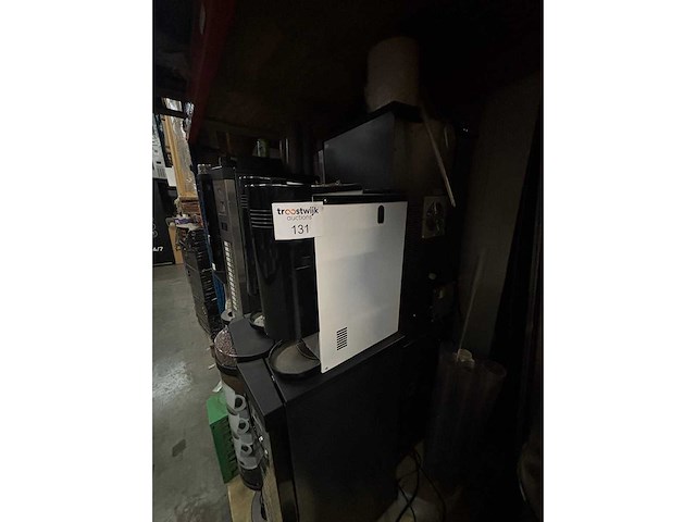 Koffie automaat - verkoopautomaat - afbeelding 3 van  3