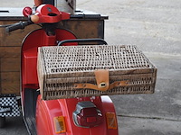 Koffiebar vespa uitgerust met 2 koffiezetapparaten en parasol, start op startpiloot, zonder papieren - afbeelding 2 van  21
