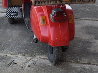 Koffiebar vespa uitgerust met 2 koffiezetapparaten en parasol, start op startpiloot, zonder papieren - afbeelding 3 van  21