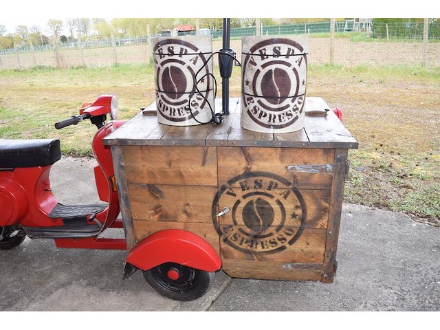 Koffiebar vespa uitgerust met 2 koffiezetapparaten en parasol, start op startpiloot, zonder papieren - afbeelding 5 van  21