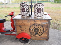 Koffiebar vespa uitgerust met 2 koffiezetapparaten en parasol, start op startpiloot, zonder papieren - afbeelding 5 van  21