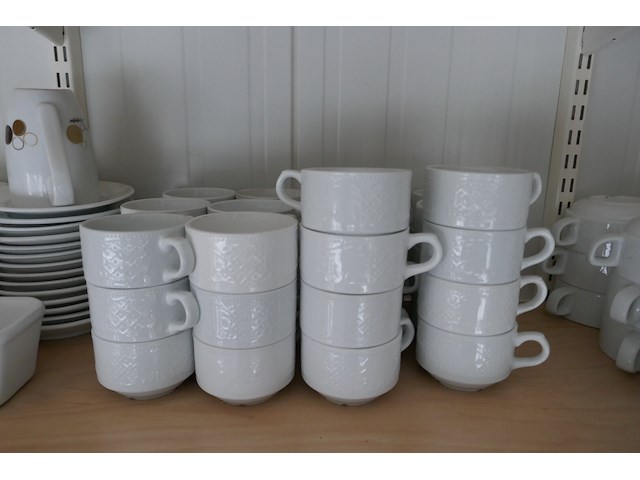 Koffiekopjes en soepkommen - afbeelding 2 van  4