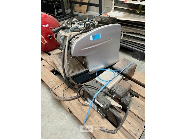 Koffiemachine faema met aparte maler - afbeelding 1 van  8