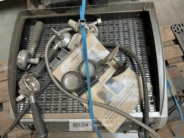 Koffiemachine faema met aparte maler - afbeelding 3 van  8