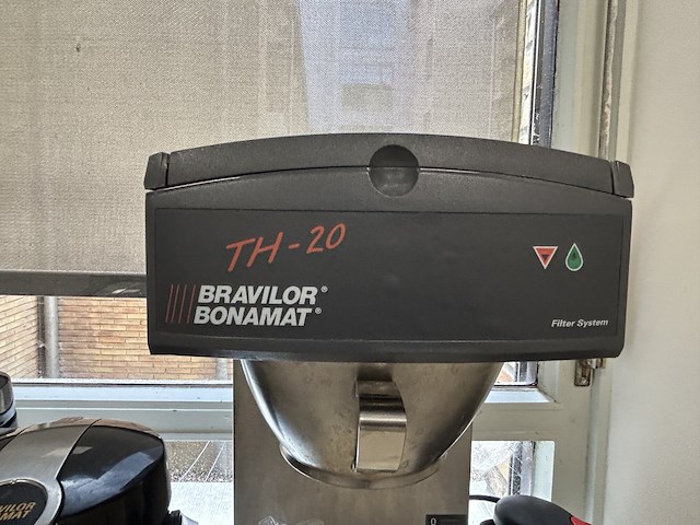 Koffiemachine met toebehoren - afbeelding 2 van  2