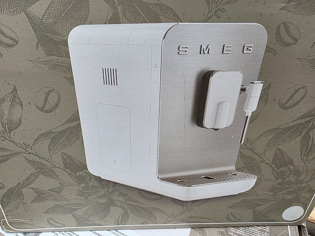 Koffiemachine smeg bcc02whmeu - afbeelding 2 van  4