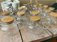Koffietassen, theekannen en koffiepers - afbeelding 2 van  8