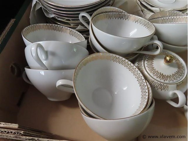 Koffie/theeservies volgens foto's - afbeelding 2 van  4