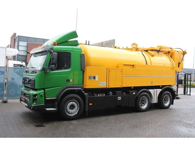 Kolkenzuiger volvo fmx 420 diesel 428pk 2011 - afbeelding 1 van  1