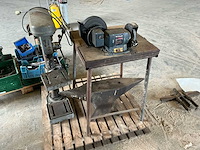 Kolomboormachine, slijpsteen en aanbeeld kolomboormachine - afbeelding 2 van  7