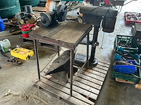 Kolomboormachine, slijpsteen en aanbeeld kolomboormachine - afbeelding 3 van  7