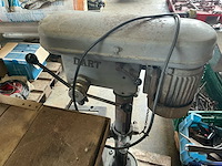 Kolomboormachine, slijpsteen en aanbeeld kolomboormachine - afbeelding 6 van  7