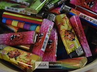 Kom met ±100 aanstekers - afbeelding 3 van  3