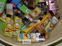 Kom met ± 60 div. aanstekers - afbeelding 3 van  3