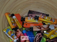 Kom met ± 60 div. aanstekers - afbeelding 3 van  3