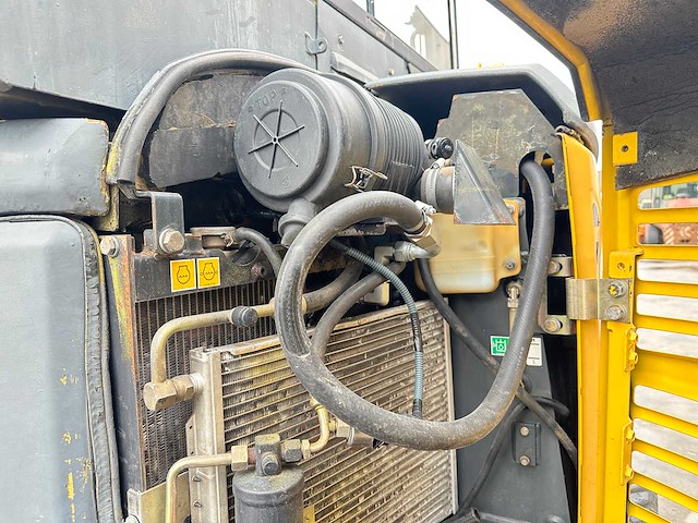 Komatsu - 2006 - pc35 mr-2 - midigraafmachine - afbeelding 21 van  38