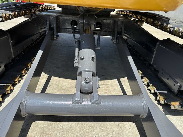 Komatsu - 2010 - pc40mr-1 - minigraafmachine - afbeelding 27 van  41