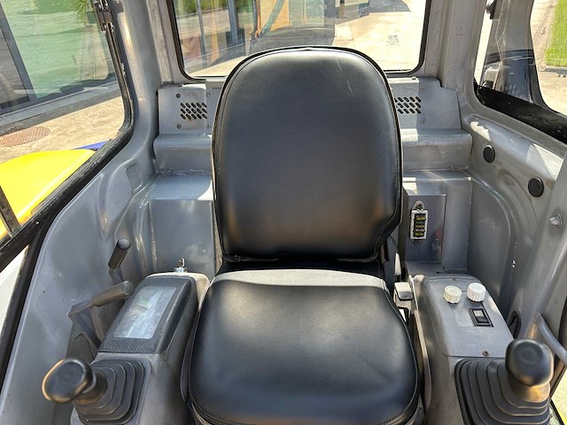 Komatsu - 2010 - pc40mr-1 - minigraafmachine - afbeelding 9 van  41