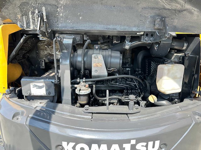 Komatsu - 2010 - pc40mr-2 - minigraafmachine - afbeelding 15 van  35