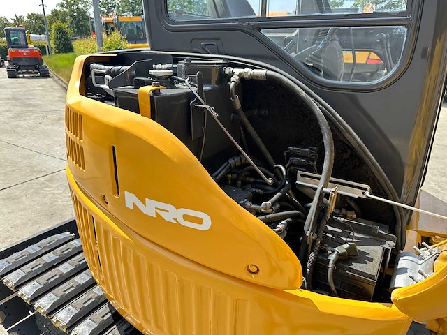 Komatsu - 2010 - pc40mr-2 - minigraafmachine - afbeelding 20 van  35