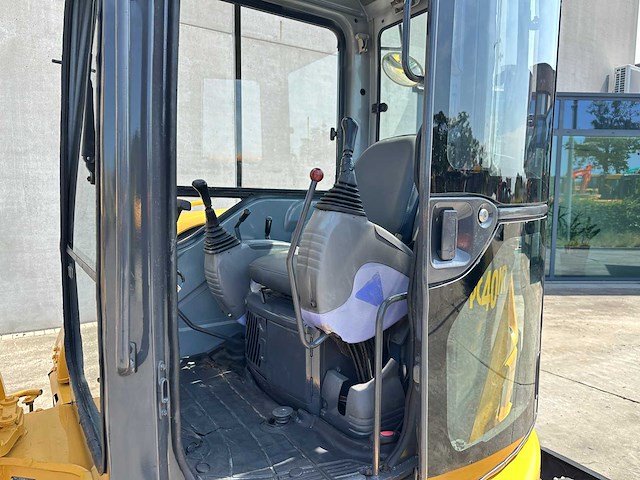 Komatsu - 2010 - pc40mr-2 - minigraafmachine - afbeelding 22 van  35