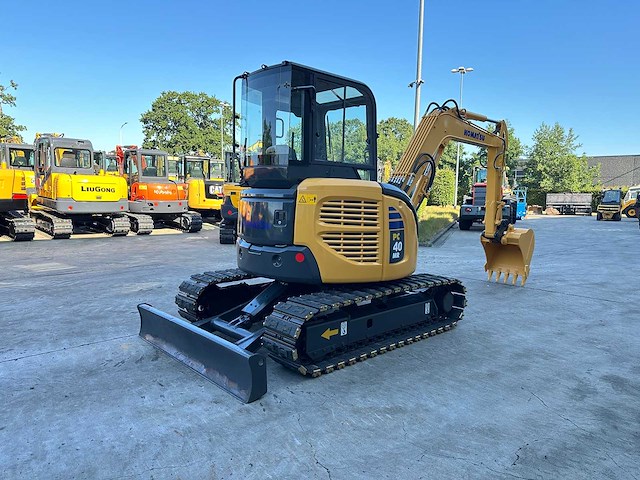 Komatsu - 2012 - pc40mr-2 - minigraafmachine - afbeelding 34 van  39