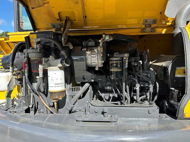 Komatsu - 2013 - pc60-8 - midigraafmachine - afbeelding 19 van  39