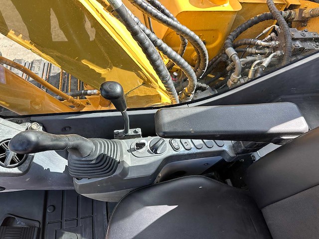 Komatsu - 2013 - pc60-8 - midigraafmachine - afbeelding 27 van  39