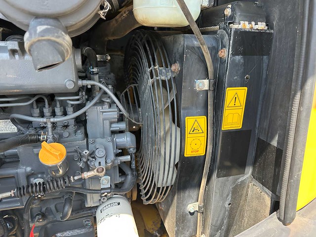 Komatsu - 2014 - pc56-7 - midigraafmachine - afbeelding 21 van  40