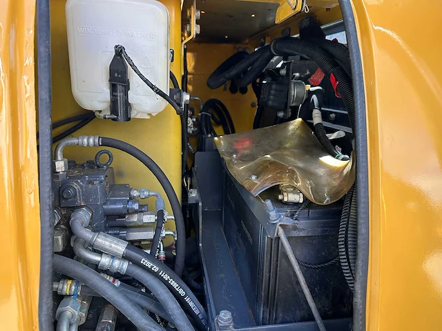 Komatsu - 2014 - pc56-7 - midigraafmachine - afbeelding 25 van  40