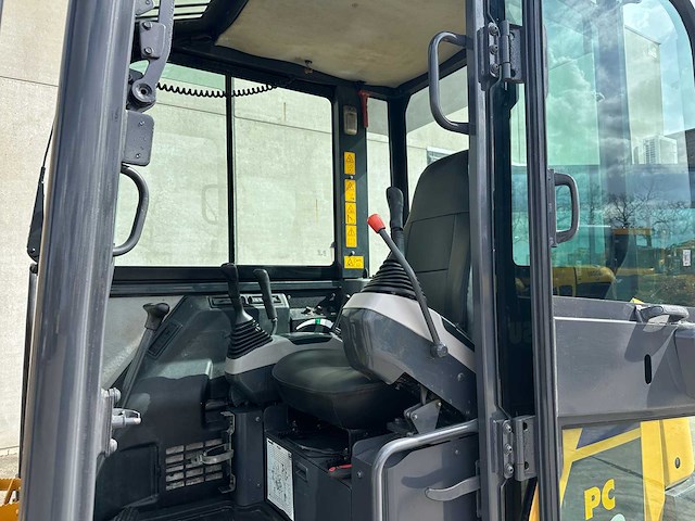Komatsu - 2014 - pc56-7 - midigraafmachine - afbeelding 30 van  39