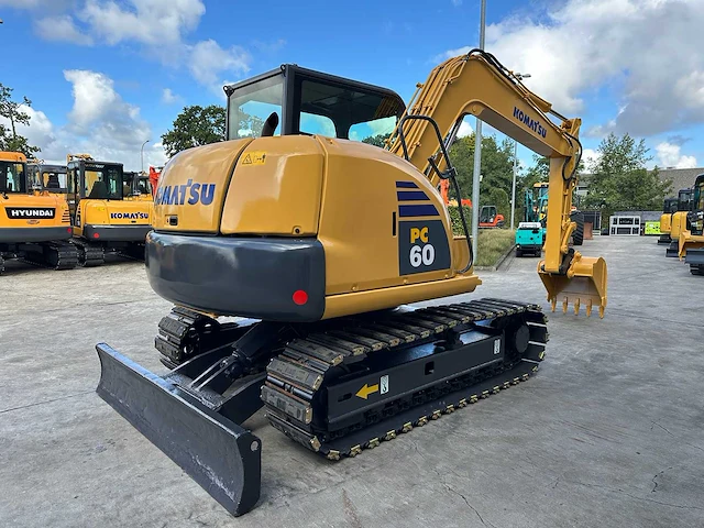 Komatsu - 2014 - pc60-8 - midigraafmachine - afbeelding 34 van  41
