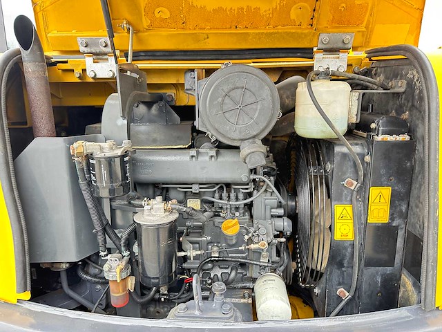 Komatsu - 2015 - pc56-7 - midigraafmachine - afbeelding 18 van  39