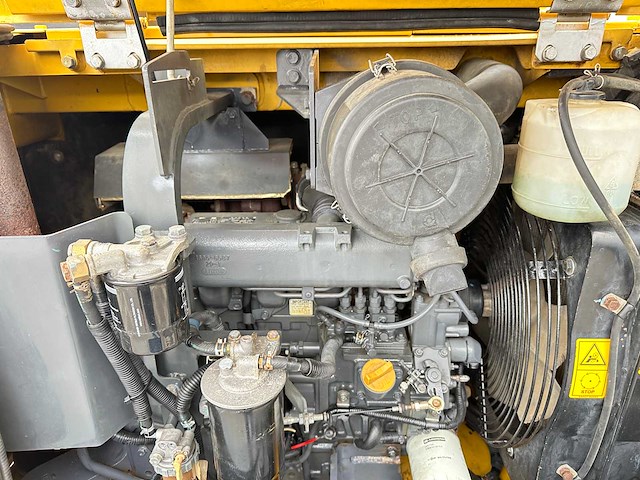 Komatsu - 2015 - pc56-7 - midigraafmachine - afbeelding 9 van  17