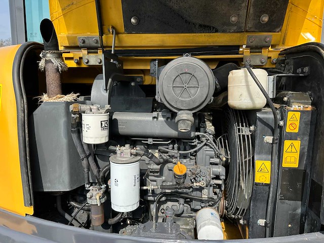 Komatsu - 2016 - pc56-7 - midigraafmachine - afbeelding 19 van  39