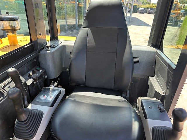 Komatsu - 2016 - pc56-7 - midigraafmachine - afbeelding 30 van  38