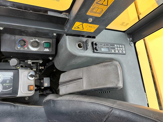 Komatsu - 2017 - pc56-7 - midigraafmachine - afbeelding 24 van  36