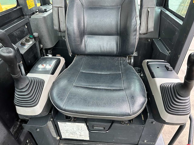 Komatsu - 2017 - pc56-7 - midigraafmachine - afbeelding 28 van  36