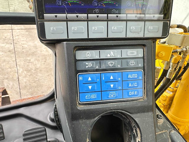 Komatsu - 2018 - pc138 us-11 - midigraafmachine - afbeelding 34 van  36