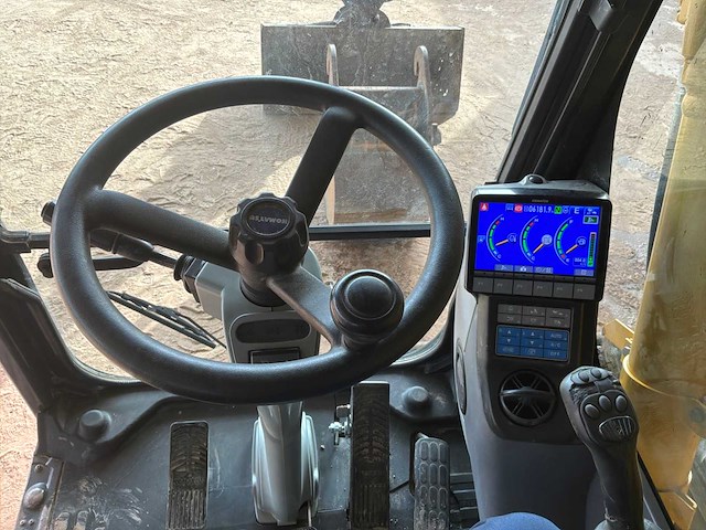Komatsu - pw 148-10 - wheeled excavator - 2014 - afbeelding 11 van  24