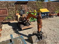 Komatsu minigraafmachine - afbeelding 1 van  9