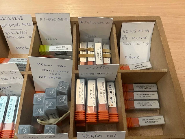 Kongsberg diverse snijmessen en frezen (120x) - afbeelding 10 van  10