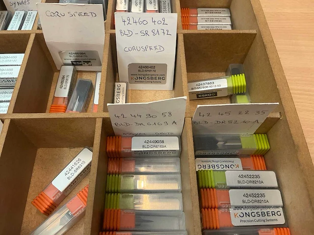 Kongsberg diverse snijmessen en frezen (120x) - afbeelding 2 van  10