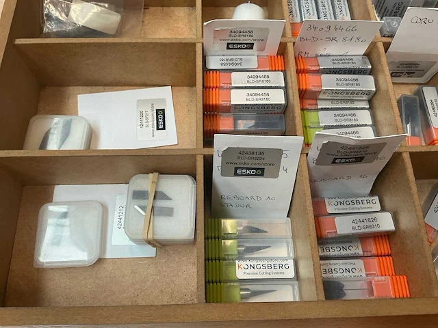 Kongsberg diverse snijmessen en frezen (120x) - afbeelding 3 van  10