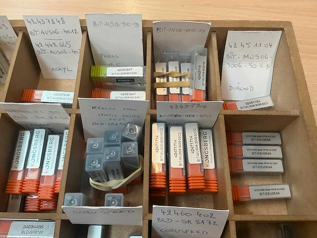 Kongsberg diverse snijmessen en frezen (120x) - afbeelding 5 van  10