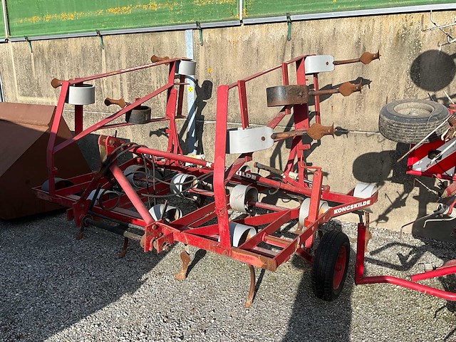 Kongskilde cultivator - afbeelding 1 van  8