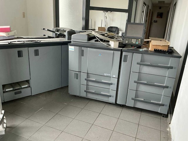 Konica minolta bizhub pro 1050 productieprintstraat - afbeelding 1 van  10