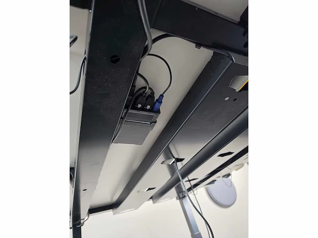 König & neurath - 2-persoons elektrisch verstelbaar zit sta workbench - bureau - afbeelding 2 van  12