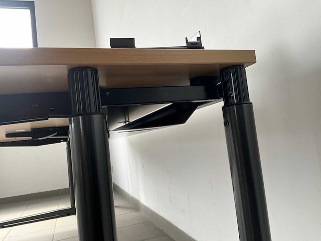 Konig + neurath metra bureel/bureautafel - afbeelding 6 van  8